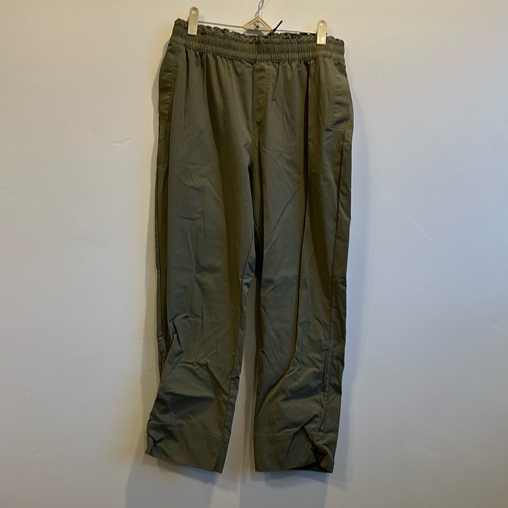 Columbia hiking/outdoor pants. Olive green. Size M.